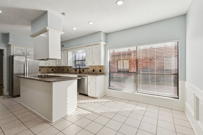 Building Photo - 14819 Walbrook Dr