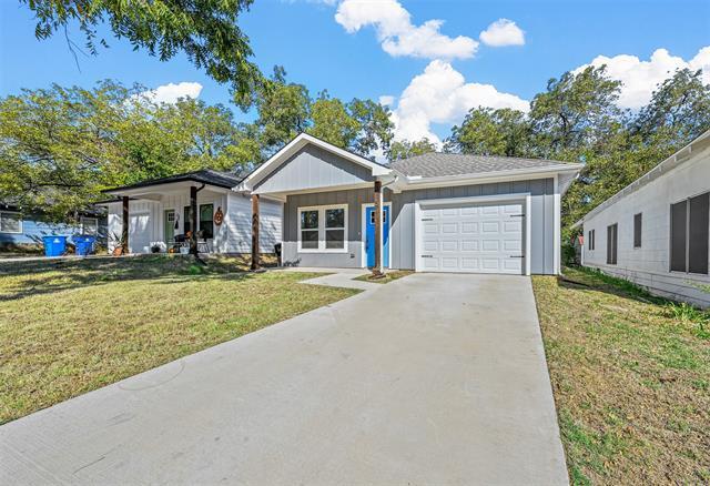 Building Photo - 208 D St