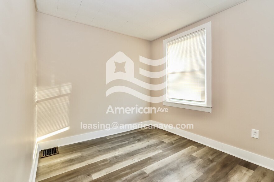 Building Photo - 1038 Lincoln Ave