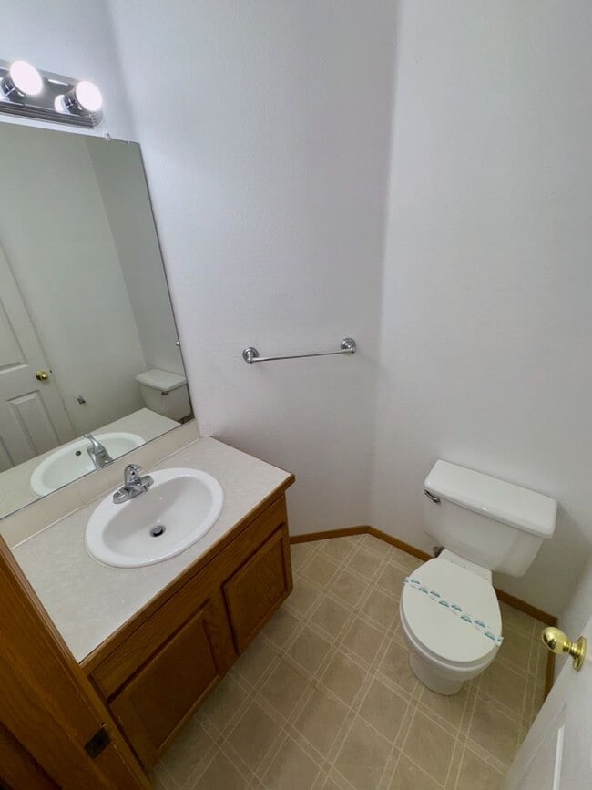 Building Photo - Spacious 4BR Home with Fenced Yard, 2-Car Garage & Convenient Location