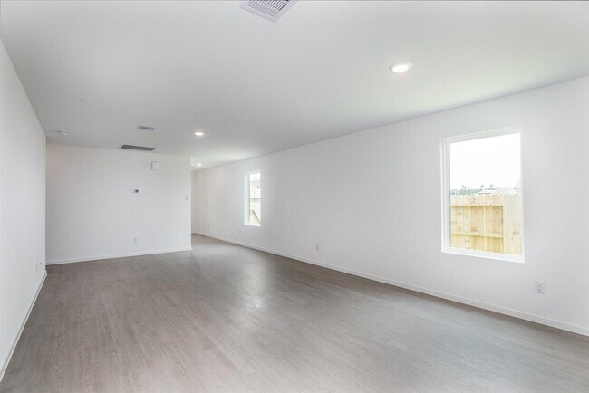 Building Photo - 640 Magnolia Creek Dr