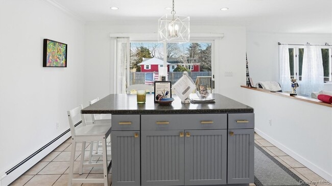 Building Photo - 44 Oak St