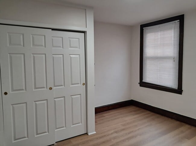 Building Photo - 941 Sargent Ave