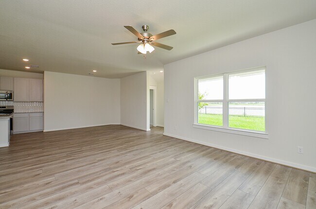 Building Photo - 4656 Peony Grn Dr