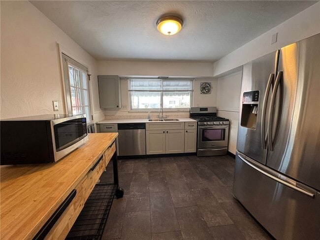 Building Photo - 311 Linden Ave