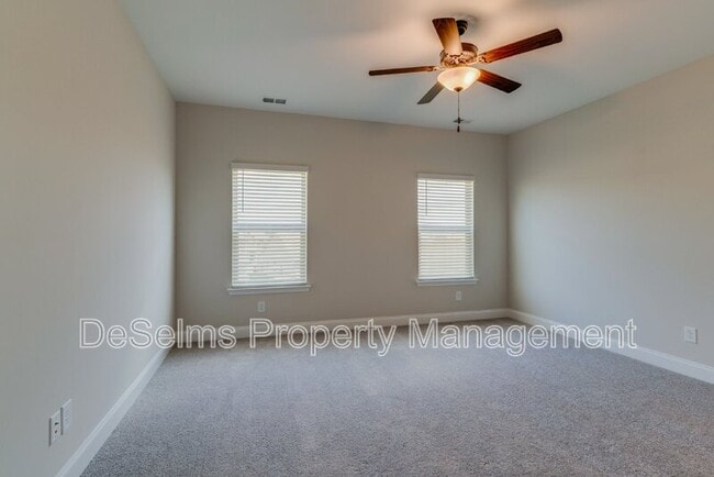 Building Photo - 139 Crabourne Dr