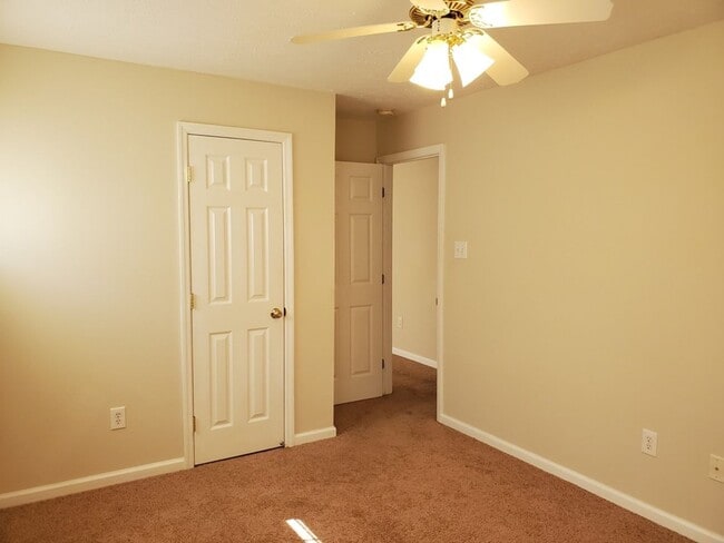 Building Photo - 1511 Converse Ave