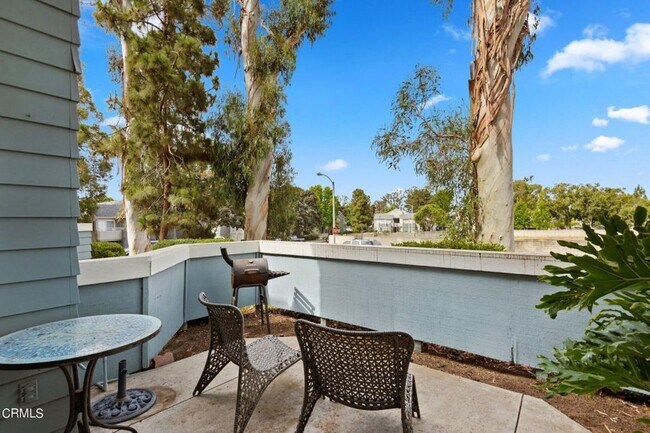 Building Photo - 2 Bedroom + 2.5 Bathroom Townhome + Loft! | Weston Cape Regatta | Ventura | Unfurnished