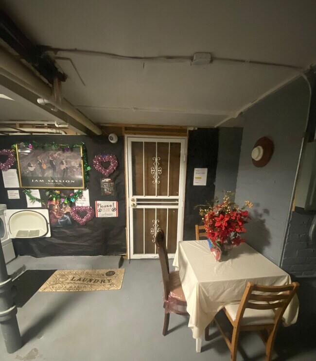 Building Photo - 8352 S Maryland Ave