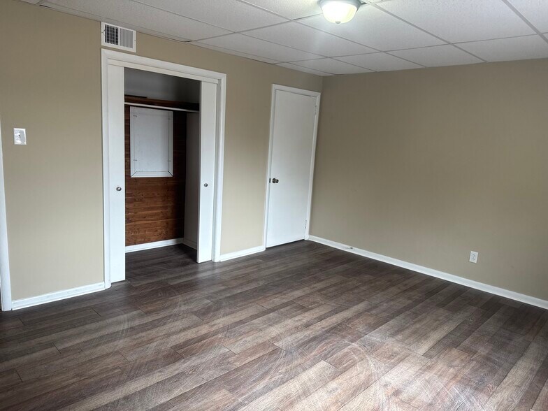 Building Photo - 54 Rebecca St