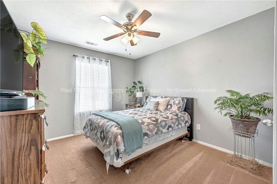 Building Photo - 716 NW 70th Ave