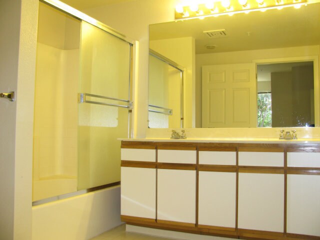 Building Photo - 951 S 12th St