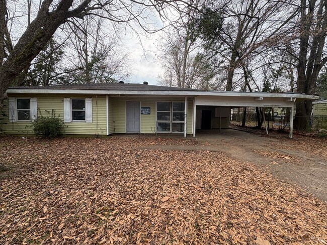 Building Photo - 3057 Amherst St