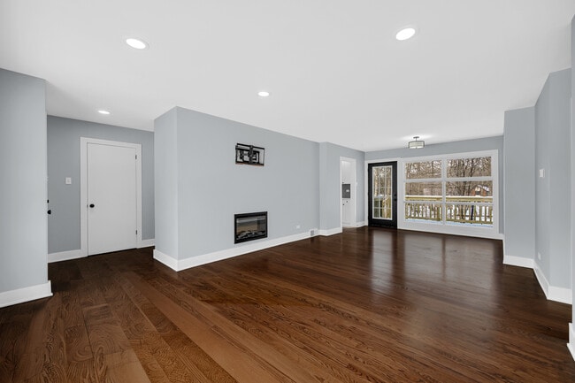 Building Photo - 11040 Cleveland Rd