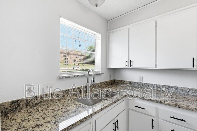 Building Photo - 3828 Coates Cir