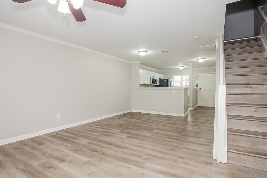 Building Photo - 10552 English Setter Way