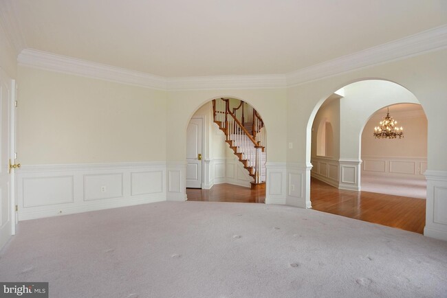 Building Photo - 23353 Lennoxville Way