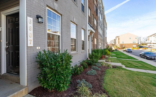 Building Photo - 6907 Stoddert Ln