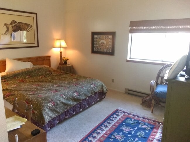 Building Photo - 7 month Lease -3bd/2.5ba Fully Furnished S...
