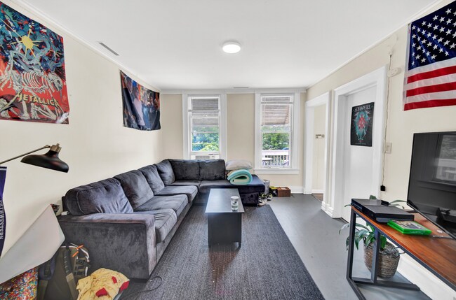 Building Photo - 919 Foster St