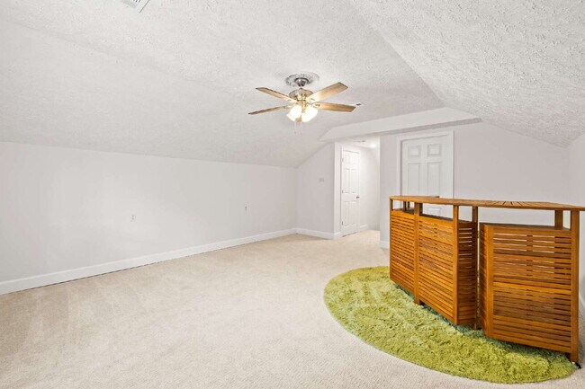 Building Photo - "Experience Southern Charm: Spacious 3-Bed, 3-Bath Home in The Landings"