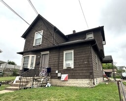 Building Photo - 911 Camden Ave SW