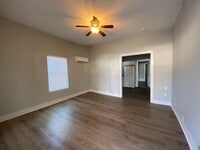 Building Photo - 817 W Matthews Ave