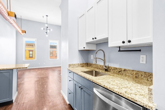 Building Photo - 129 Willow Ave