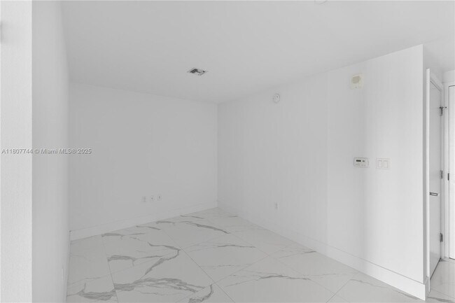 Building Photo - 16385 Biscayne Blvd