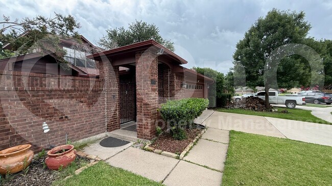 Building Photo - 6708 Roman Ct