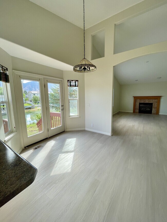 Building Photo - 134 Lakeview Dr