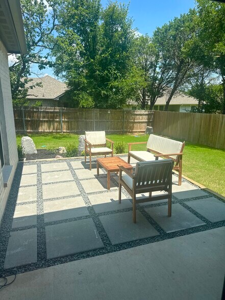 Building Photo - 4707 Llano St