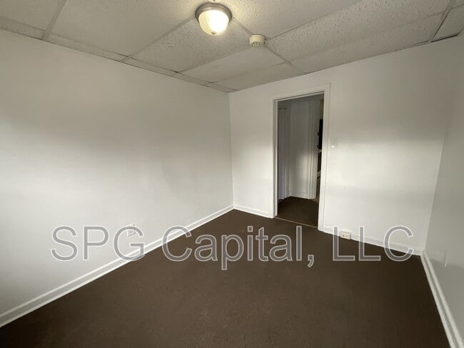 Building Photo - 284 W Jackson St