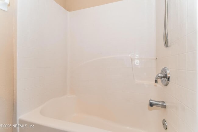 Building Photo - 8424 THORNBUSH Ct