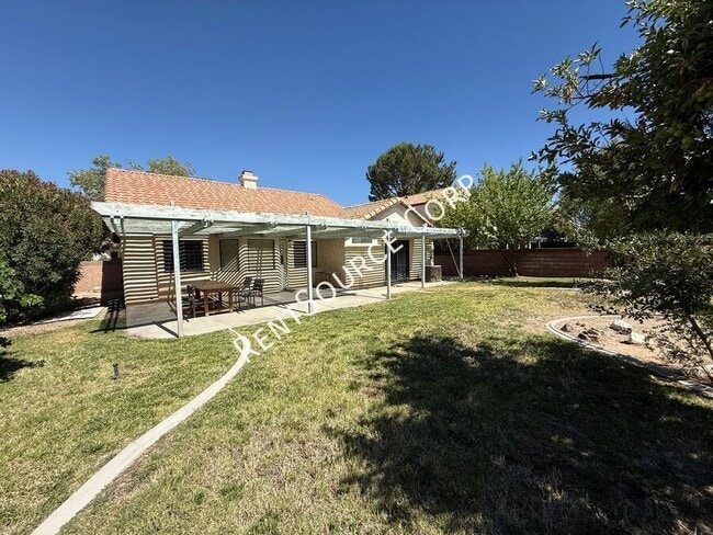 Building Photo - 44249 Halcom Ave