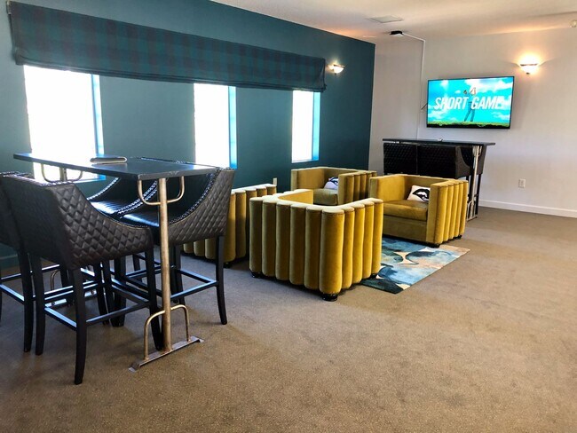 Building Photo - 3 Bedroom Apartment in University Village