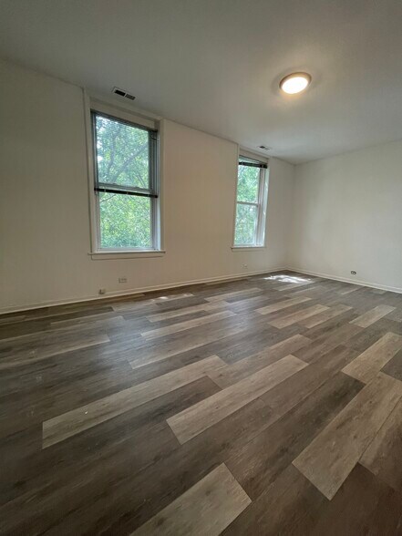 Building Photo - 1844 W Henderson St