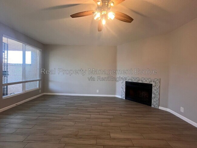 Building Photo - 408 W Blackhawk Dr