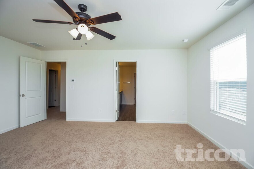 Building Photo - 170 Alexander Ln