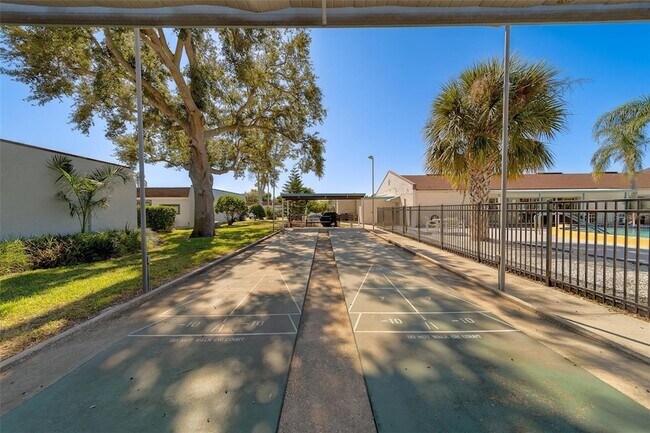 Building Photo - 13827 Mission Oaks Blvd