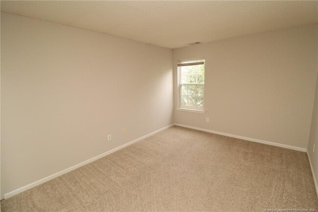 Building Photo - 100 Beverstone Dr