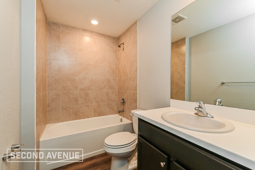 Building Photo - 4621 Lacoco St