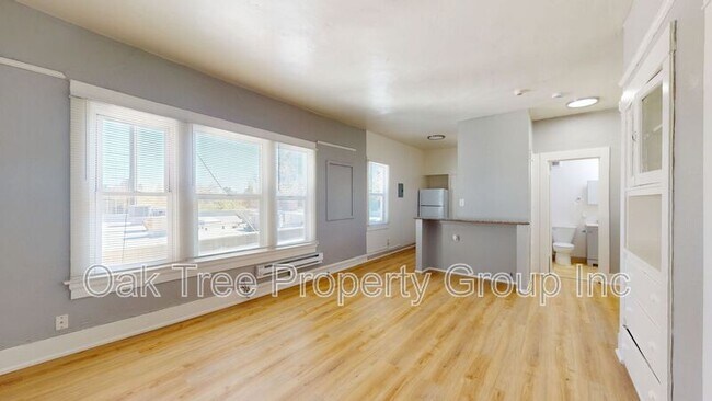 Building Photo - 144 Grand Ave