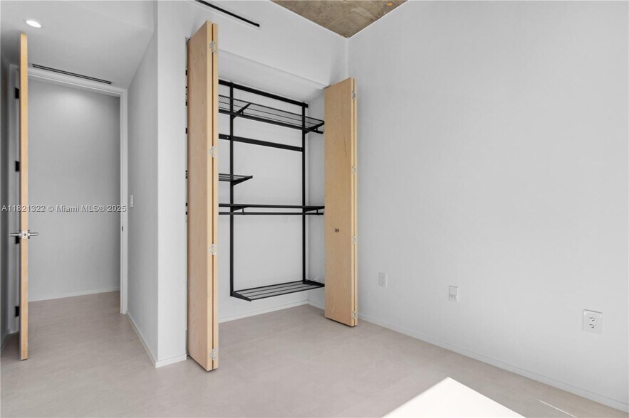 Building Photo - 4432 W Flagler St