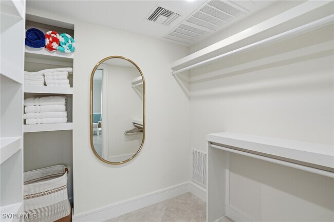 Building Photo - 3443 Gulf Shore Blvd N