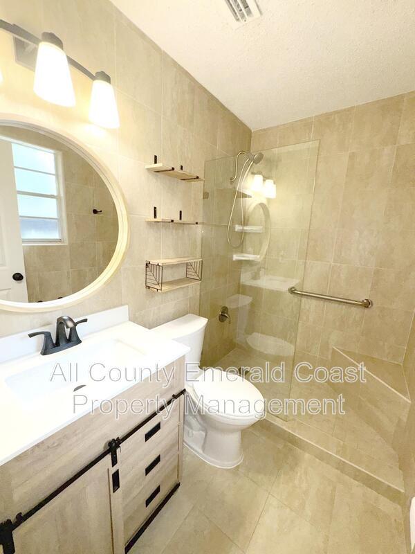 Building Photo - 504 Kelly St