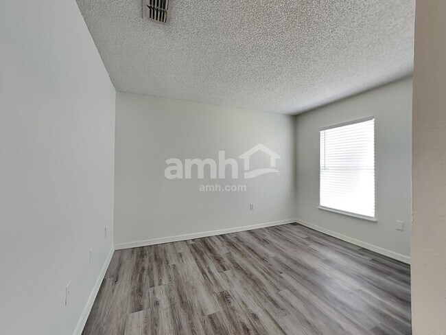 Building Photo - 3627 Gilmore Heights Rd N