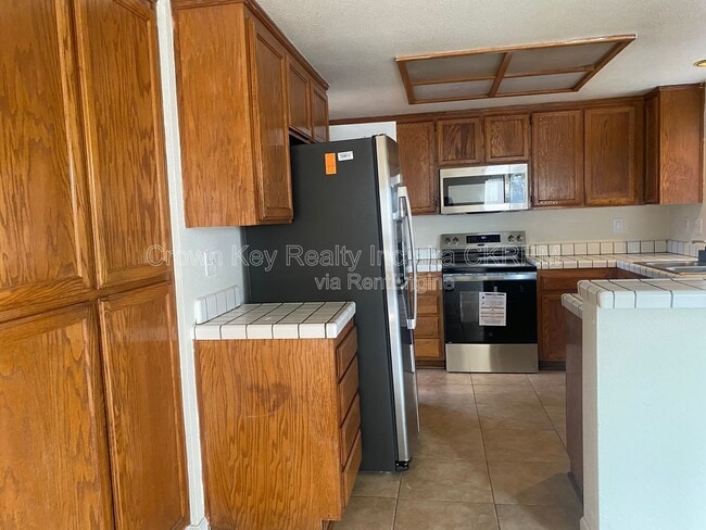 Building Photo - 960 Vallerand Rd