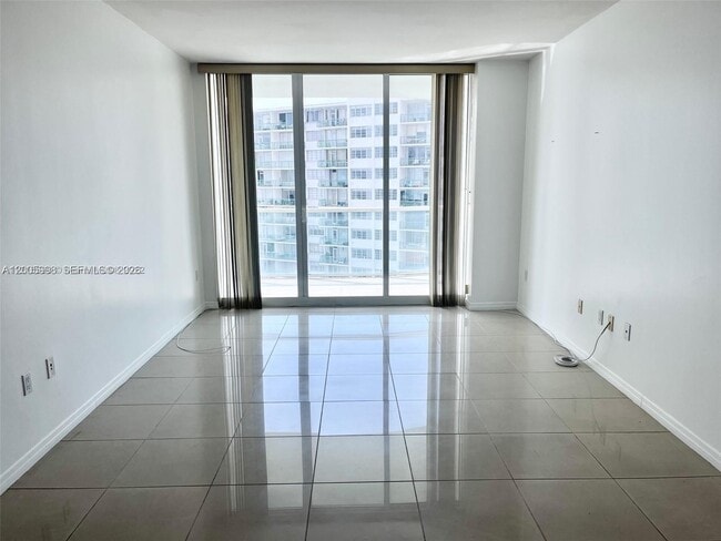 Building Photo - 218 SE 14th St