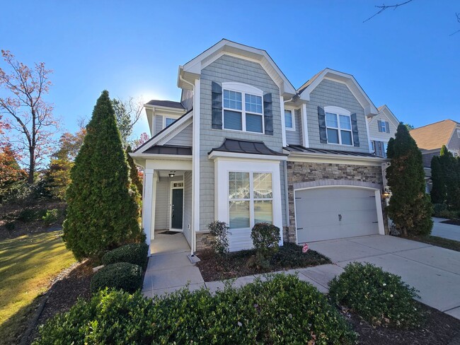 Building Photo - Bright & Beautiful Carriage House with Flexible 4-Bedroom Layout!